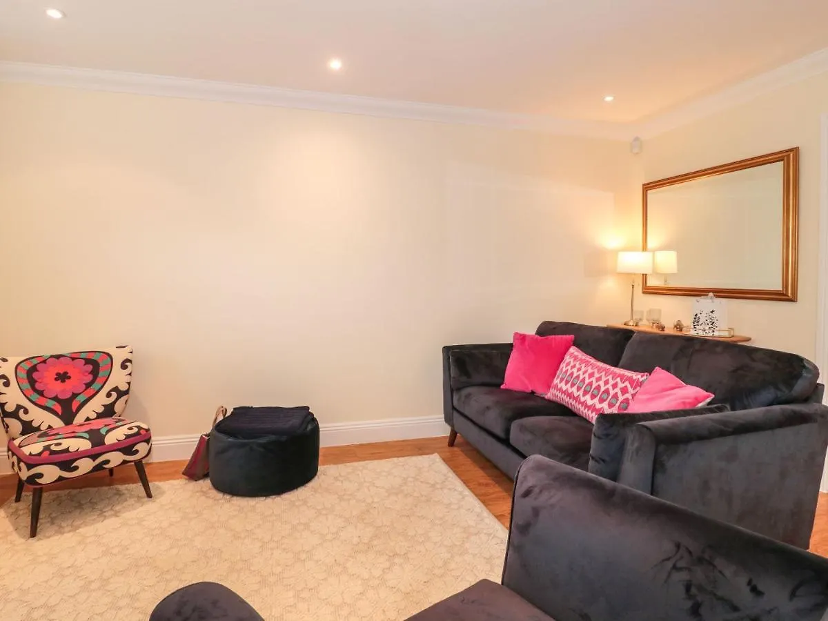 9A Wick Lane Villa Christchurch  United Kingdom